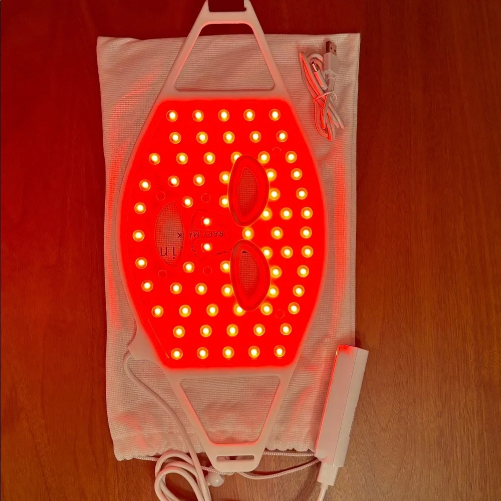 CurrentBody Skin LED Red Light Face & Neck Kit (Series 1) - Picture 7 of 12